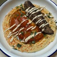 Хумус с кебабом из ягненка в Easy Hummus
