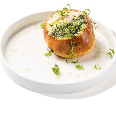 Булочка Жюльен с курицей и грибами в Песто Тесто по цене 410 ₽