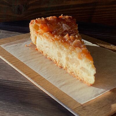 Пирог с грушей и рикоттойв Coffee time по цене 295 ₽