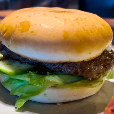 Фреш Бургер среднийв Мясьё Гриль l burgerz по цене 480 ₽