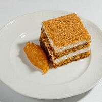 Морковный торт с цукатами в Muse