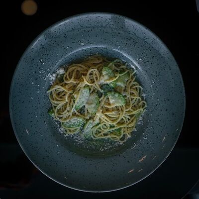 Спагетти с цукини пармезаном и песто в Semplice Secondfloor по цене 370 ₽
