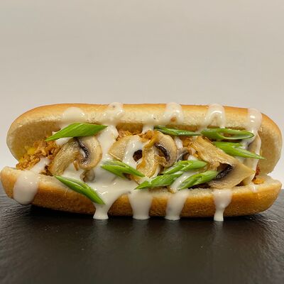 Хот-дог с грибами в Народные пицца и суши по цене 289 ₽