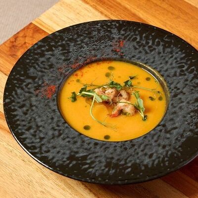 Тыквенный суп с имбирем и креветками в Винегрет по цене 620 ₽