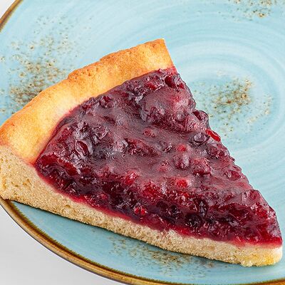 Пирог брусничный в Вилка Ложка по цене 157 ₽