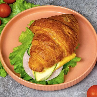 Круассан с ветчиной и сыром в CHO-KAVO по цене 200 ₽