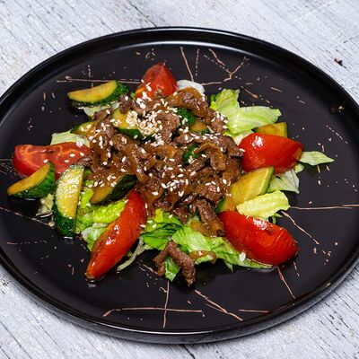 Теплый салат с говядиной в Жуир по цене 640 ₽