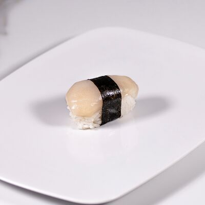 Суши с гребешком в Евразия по цене 145 ₽