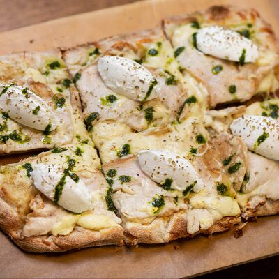 Римская пицца Курица-песто в Cook cafeshop по цене 850 ₽