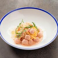 Тальятелле с пармскими фрикадельками в Искра Бистро