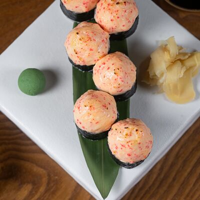 Запеченный ролл с креветкой в Just Residence по цене 790 ₽