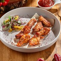 Шашлык из куриных крыльев в Liman
