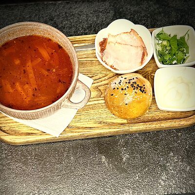 Борщ с говяжьими щечками в Шампур по цене 480 ₽