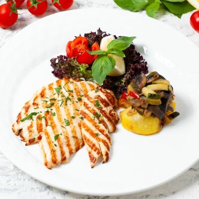 Куриная грудка на гриле в Il Pittore по цене 760 ₽