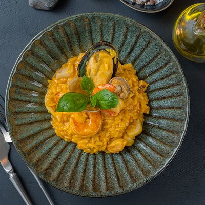 Ризотто из морепродуктов с шафраномв Cafe Imperial по цене 1900 ₽