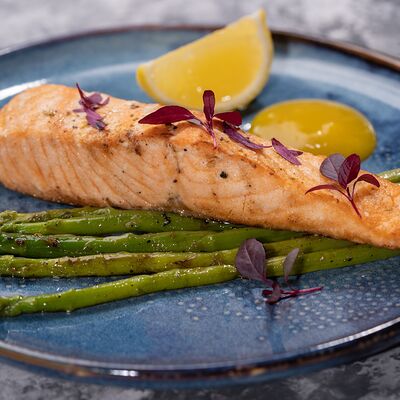 Лосось гриль в VIP караоке-клуб Ля Мажор по цене 1300 ₽