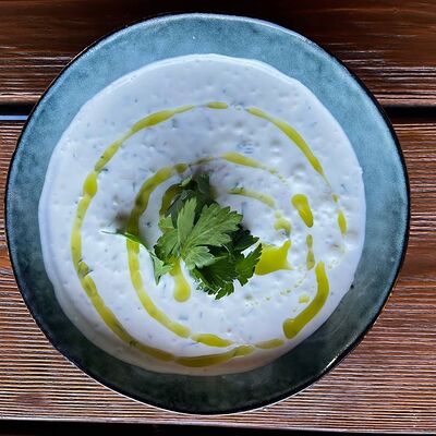 Окрошка на кефире с говядиной в Sofa&par по цене 250 ₽