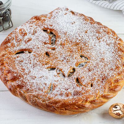 Пирог с черносливом и грецким орехом в Пекарня Кулинария Пиццерия ОБОЖАЮТВСЕ! по цене 1049 ₽