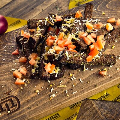 Гренки с сыром и свежими томатами в Хорошее Место по цене 229 ₽