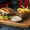Бургер из говядины в McKey Pub & Restauraunt по цене 720