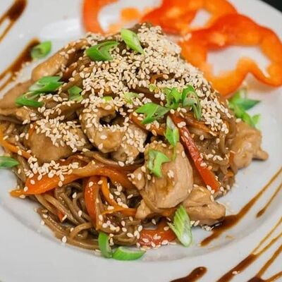 Wok со свининой в Едим дома по цене 400 ₽