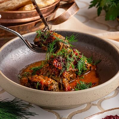 Долма в Maroon по цене 1310 ₽