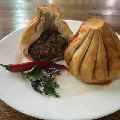 Жареные хинкали баранина с зеленью в Хинкальная Едим вкусно по цене 170 ₽