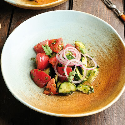 Овощной салат в Гамарджоба по цене 565 ₽