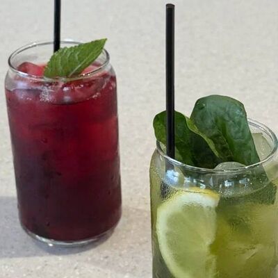 Холодный чай каркаде и гранат в Семейное бистро Монти по цене 320 ₽