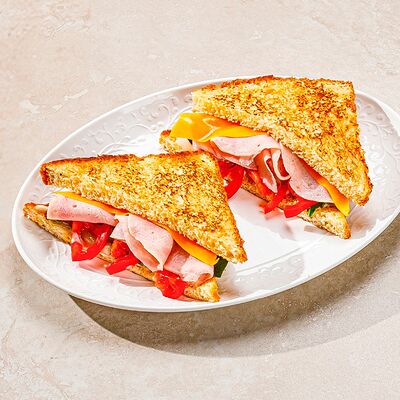 Сэндвич с ветчиной из индейки и сыром чеддер в Этажи по цене 450 ₽