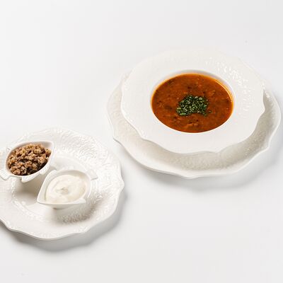 Щи с беконом и белыми грибами, томлёные в печив Омулевочная по цене 350 ₽