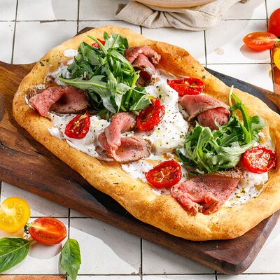 Пряная лепешка с ростбифом, страчетеллой и вялеными томатыми черри в ЛарисуВаннуХочу по цене 790