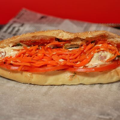 Хот-дог в булке в Жар по цене 259 ₽