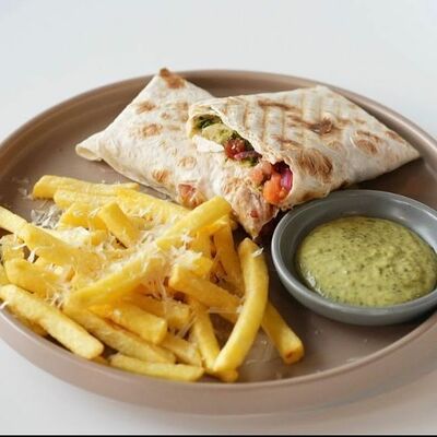 Цыпленок в лаваше в Шаверма и Пельмень по цене 3490 ₽