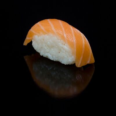Суши Сяке в Цунами по цене 135 ₽