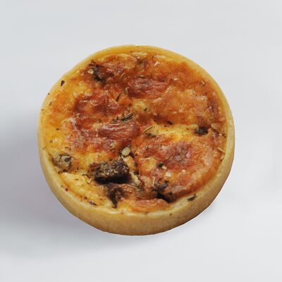 Панье с пастрами в La Poste по цене 585 ₽