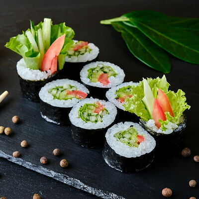 Овощной ролл в Sёmga по цене 343 ₽