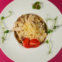 Феттуччине с курицей и грибами в Bananapizza
