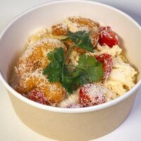 Азиатский Цезарь с креветками в панировке в Dragon’s ramen