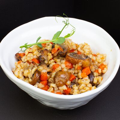 Перловка с овощами в Рябинушка по цене 195 ₽