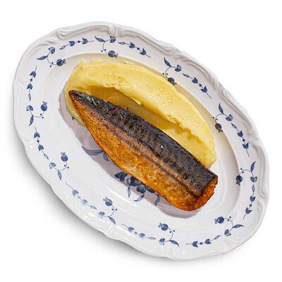 Скумбрия с пюре в Каспийка по цене 590 ₽