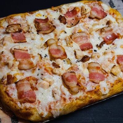 Копченая курица и бекон в Барные Танцы от создателей бара Гадкий Койот в России по цене 790 ₽