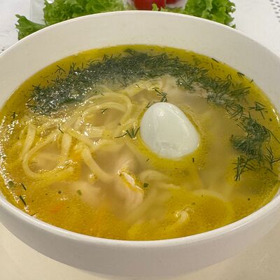 Куриный бульон с лапшойв Самарканд по цене 590 ₽