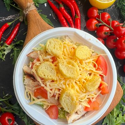 Салат Цезарьв Шаурма на Макарова по цене 390 ₽