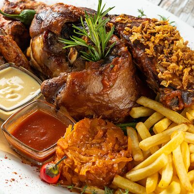 Мясной горячий набор в William Bass по цене 4500 ₽