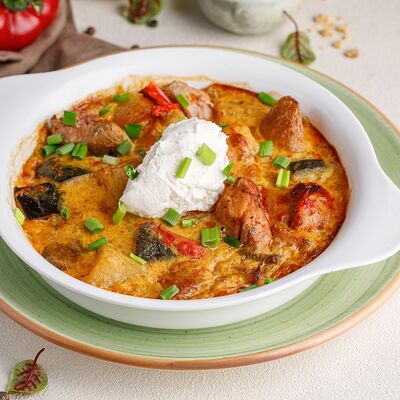 Гювечь со свининой в Чайхана Пахвала по цене 790 ₽