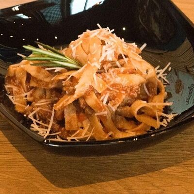 Феттуччине Болоньезе в ISOLA по цене 570 ₽