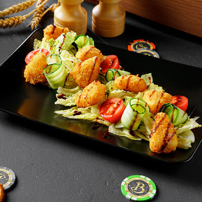 Салат с жареным сыром в Brewsell по цене 460 ₽