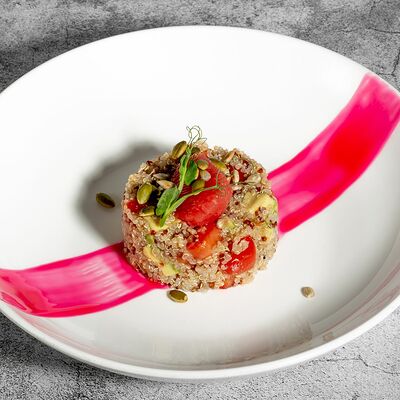 Салат с киноа, авокадо и грейпфрутом в Cutlet by El Gauchito по цене 980 ₽