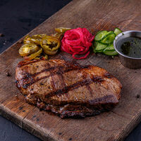 Стейк Двойной Нью-Йорк в Bukowski Grill
